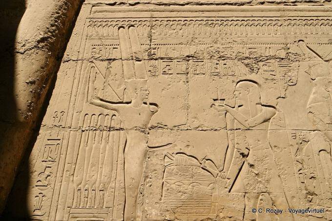 Amon ithyphallique, relief du temple de Karnak - Égypte