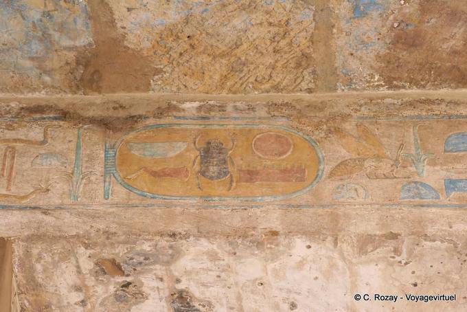 Cartouche en couleurs, temple de Karnak - Égypte