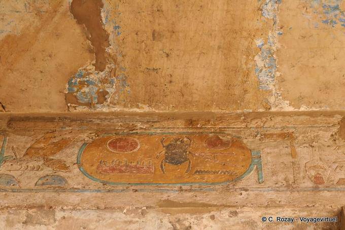 Cartouche avec le scarabée, image terrestre de Rê, (kheprer en Égyptien), temple de Karnak - Égypte