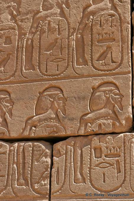Cartouches des noms de pharaons, Karnak - Égypte