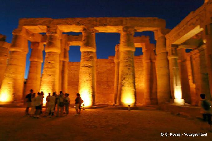 Flou nocturne, Temple de Louxor - Égypte
