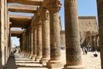 Colonnes du portique ouest, Temple de Philae, Egypte.