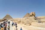 Sphynx sur le chemin des pyramides de Gizeh, Egypte.