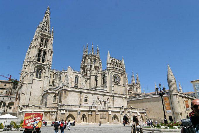 Burgos, Cathédrale Sainte-Marie de Burgos vue depuis Plaza Rey Fernando - Espagne