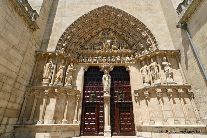 Style gothique de la Puerta del Sarmental (1235), cathédrale Santa-Maria de Burgos - Espagne