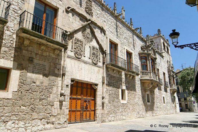 Façade, El Palacio de los Condestables de Castilla ou Casa del Cordón, Burgos - Espagne
