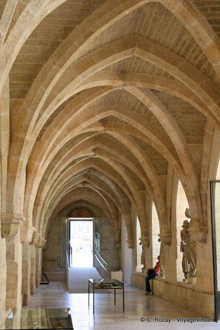 Claustro Alto, un des plus beaux cloître ogival d'Espagne, Burgos - Espagne