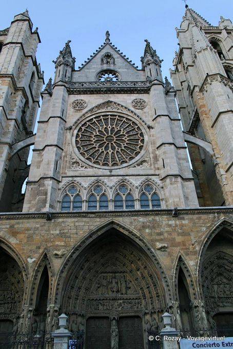 Porte occidentale et rosace, cathédrale de León - Espagne