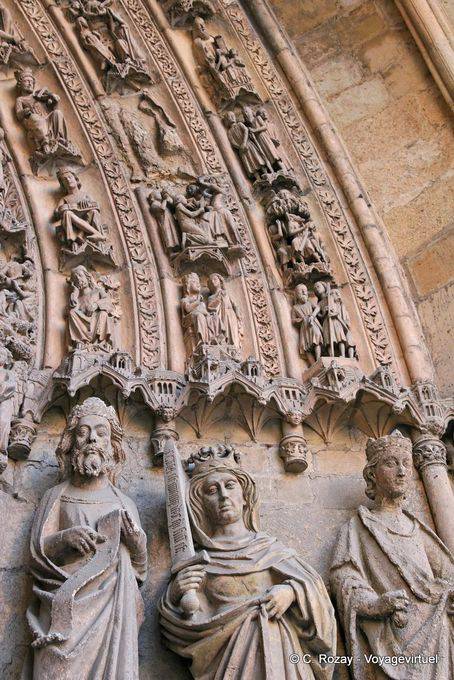 Rois et reine sculptés sur la portada San Francisco, cathédrale de León - Espagne