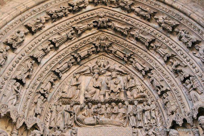 Tympan de la porte de San Francisco dédié à la Vierge, cathédrale Santa-Maria de León - Espagne