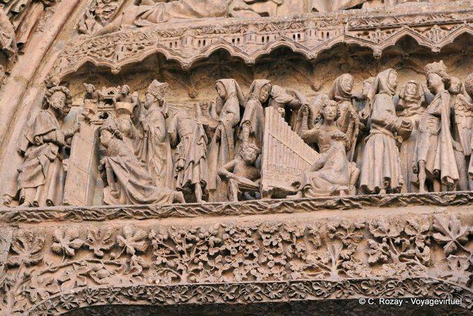 Bienheureux avec des instruments de musique, portail de la Dame Blanche, cathédrale de León - Espagne