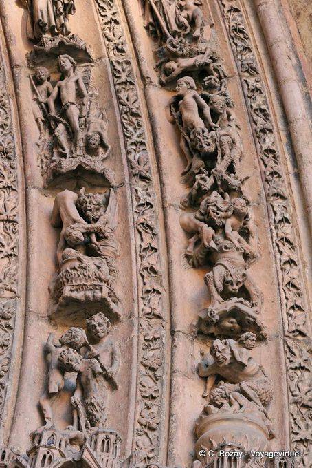 Damnés souffrant les tourments de l'enfer, portail central, cathédrale de León - Espagne