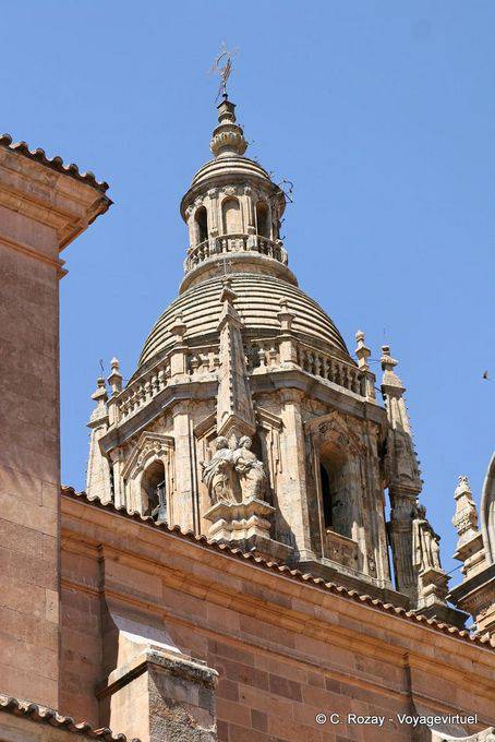 Vue rapprochée de la Torre del Gallo, Salamanque - Espagne