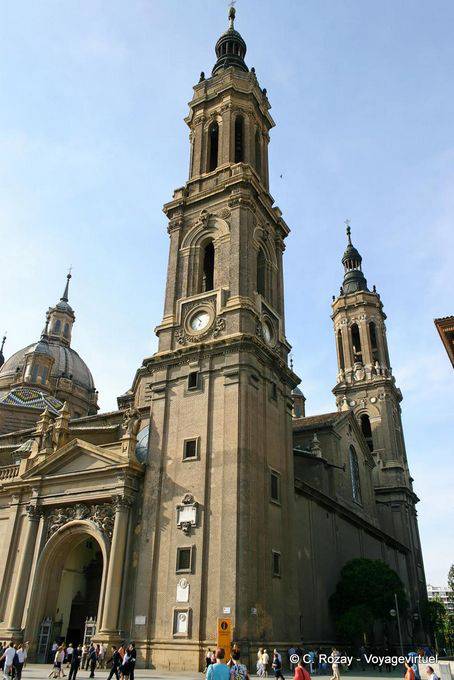 Clochers de la Basilique de Nuestra Señora del Pilar, Saragosse - Espagne