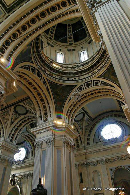 Une coupole de la nef de la Epistola, intérieur de la Basilique del Pilar, Saragosse - Espagne