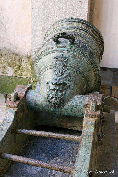 Antique bombarde, Alcazar de Ségovie - Espagne