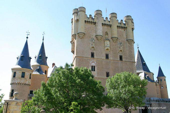 Alcazar, autre vue sur la tour Juan 2, Ségovie - Espagne