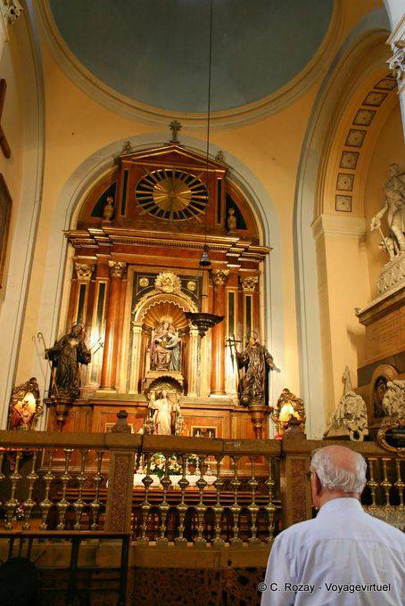 Autel dédié à la Vierge, Basilique Nuestra Señora del Pilar de Saragosse - Espagne