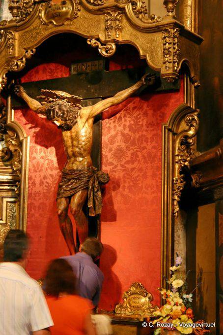 Dévotion au Christ sur la Croix, Catedral-Basílica de Nuestra Señora del Pilar, Saragosse - Espagne