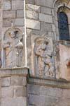 Hommes de foi sur mur extérieur de la cathédrale, Ávila, Espagne.