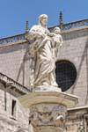Burgos, statue de la Vierge, Plaza Santa Maria, Espagne.