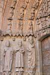 Statues à gauche de la porte de San Juan, façade occidentale, cathédrale de León, Espagne.