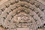 Tympan de la porte de San Francisco dédié à la Vierge, cathédrale Santa-Maria de León, Espagne.