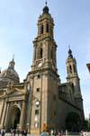 Clochers de la Basilique de Nuestra Señora del Pilar, Saragosse, Espagne.