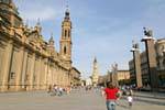 Saragosse, panoramique sur la Plaza del Pilar, Espagne.