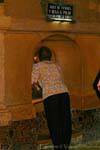 Aqui se venera y besa el Pilar puesto por la Virgen, arrière de la chapelle de la Virgen del Pilar, Saragosse, Espagne.