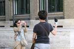 Photo-souvenir de Japonais avec pigeon, Saragosse, Espagne.