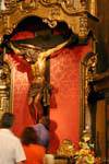 Dévotion au Christ sur la Croix, Catedral-Basílica de Nuestra Señora del Pilar, Saragosse, Espagne.
