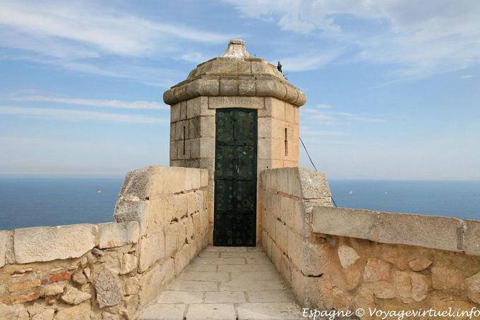Echauguette sur remparts, Castillo Santa Barbara, Alicante - Espagne