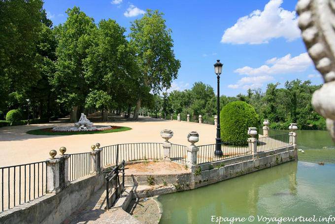 Passage entre le Jardin del Parterre et le jardin de la Isla, Aranjuez - Espagne