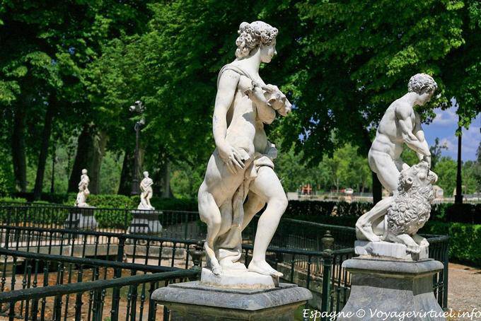 Deux statues dont Némée, Jardín de la Isla, Aranjuez - Espagne