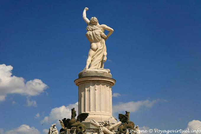 Vue arrière de la fuente de Hércules, Aranjuez, Jardin del Parterre - Espagne