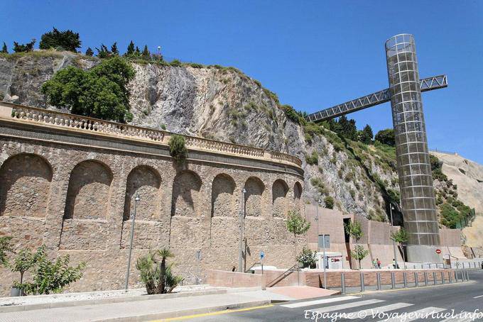 Accès sur la Plaza Puerta de la Villa, Cartagena - Espagne