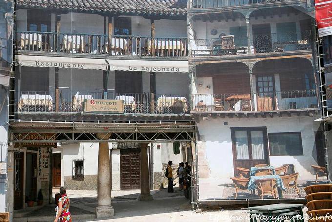 Chinchón, Passage sur la Plaza Mayor - Espagne