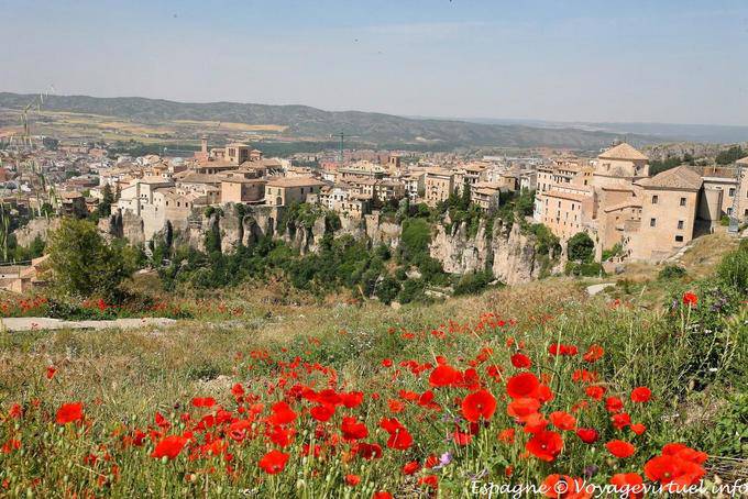 Cuenca, Panorama aux coquelicots - Espagne