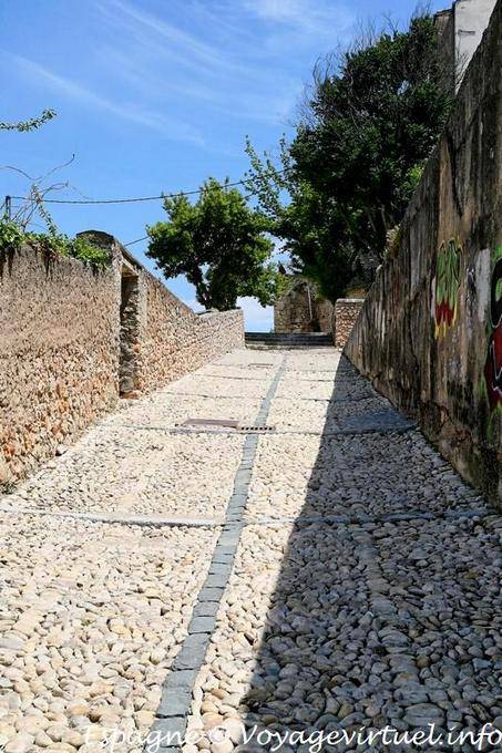 Cuenca, ruelle aux petits pavés - Espagne