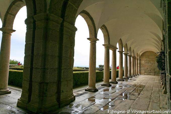 Escorial, arcades del Palacio - Espagne