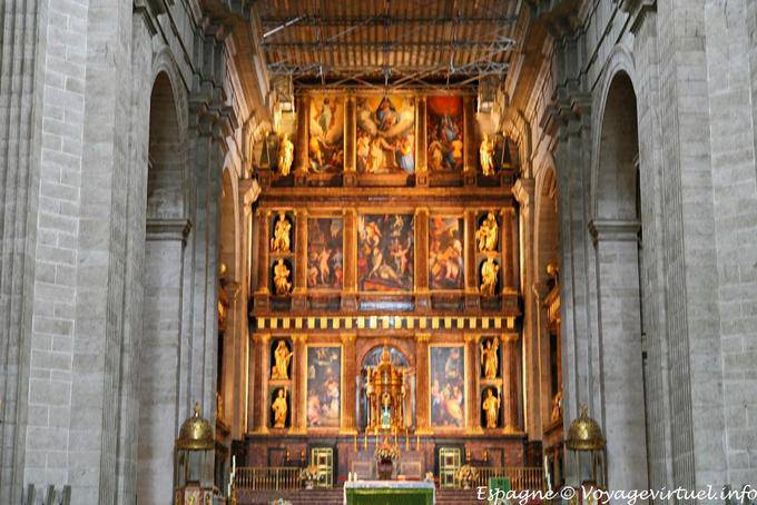 Escorial, le rétable de la Basilique, photo interdite floue - Espagne
