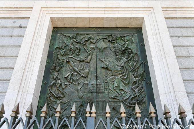 Madrid, cathédrale, porte (S. María de la Almudena) - Espagne