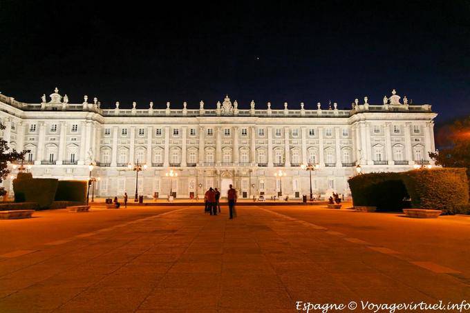 Madrid, Palacio Real By Night - Espagne