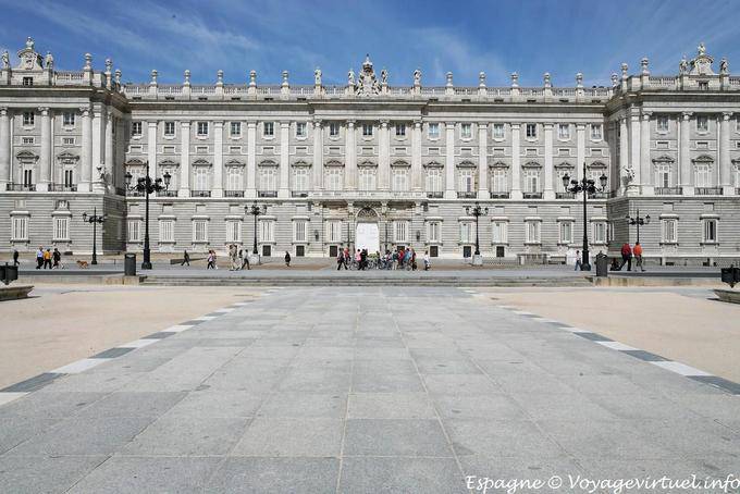 Madrid, Palacio Real, grande façade - Espagne
