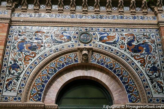 Madrid, Parque del Buen Retiro, azulejos du Palais de Velasques - Espagne