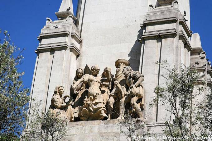 La Gitanilla (groupe de sculptures), monumento a Cervantes, Plaza de Espana, Madrid - Espagne