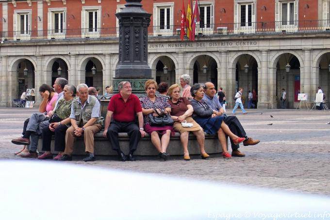Madrid, Plaza Mayor, Cercle des anciens - Espagne