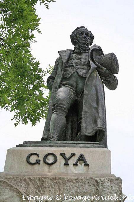 Statue de Goya devant le musée du Prado, Madrid - Espagne