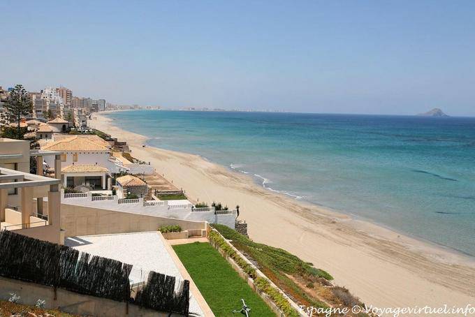 Mare Menor, constructions tout le long de la mer - Espagne